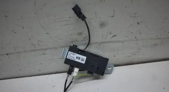 Opel Astra J Aerial antenna amplifier 13367021