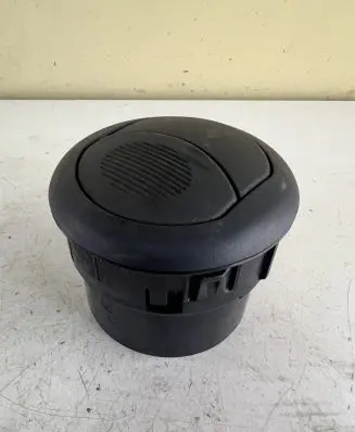 Iveco Daily 4th gen Dash center air vent grill 226536