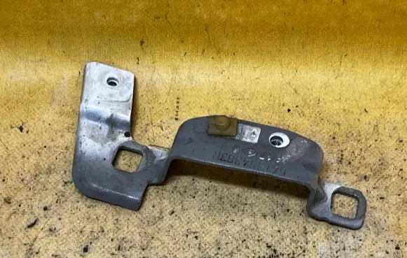 Renault Megane IV Fender mounting bracket 641354383R