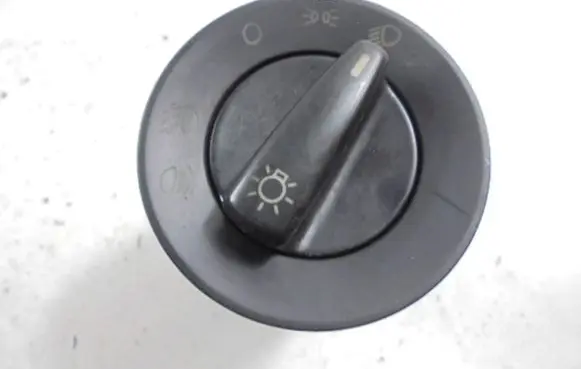Volkswagen PASSAT B5 Light switch KG0559RX01