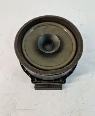 Opel Zafira C High frequency speaker in the rear doors 