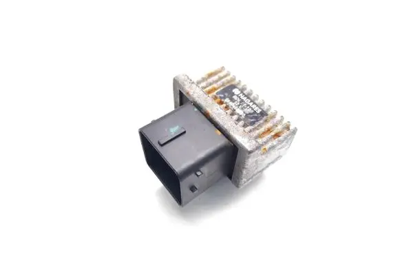 Nissan Qashqai Glow plug pre-heat relay 9640469680