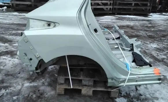 Nissan Leaf II (ZE1) Rear quarter panel 