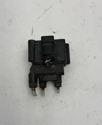 Mercedes-Benz R W251 Air suspension valve block A2513200158
