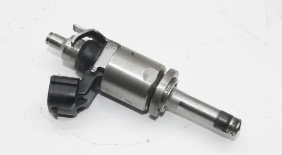 Nissan Note (E12) Fuel injector 3VA0A0030