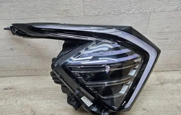 KIA Sportage Headlight/headlamp 92102R2100