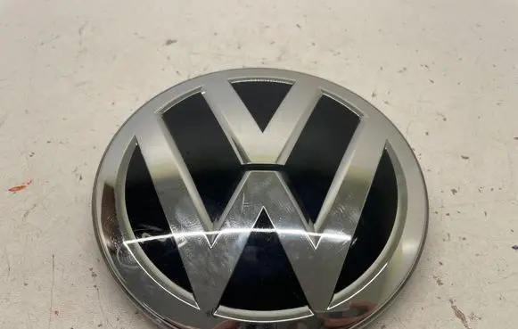 Volkswagen T-Roc Manufacturer badge logo/emblem 2GA853601 199147