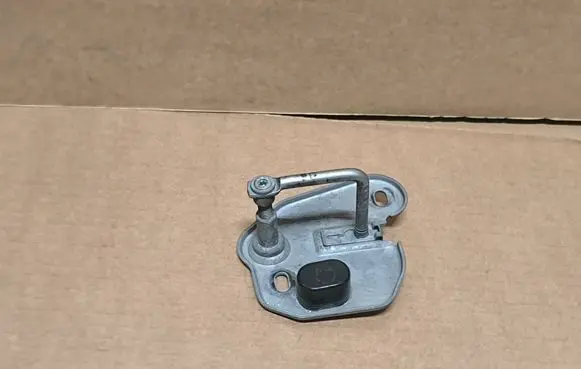 Skoda Kodiaq Engine bonnet/hood lock/latch loop/hook 565823185