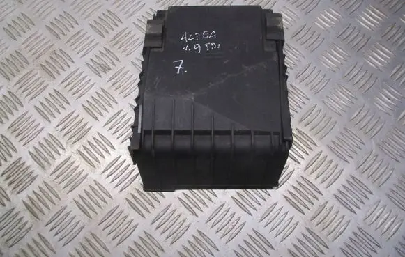 Seat Altea Fuse box cover 