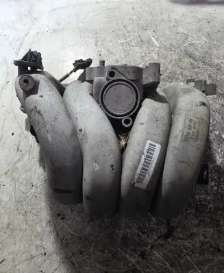Opel Vectra C Intake manifold 55562518