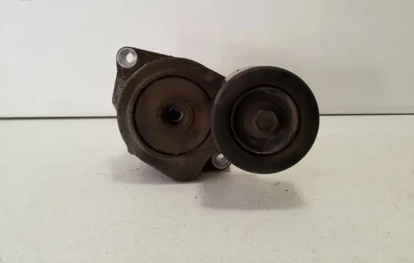 Honda CR-V Generator/alternator belt tensioner