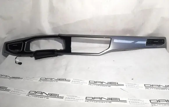 Volkswagen Polo VI Dashboard trim