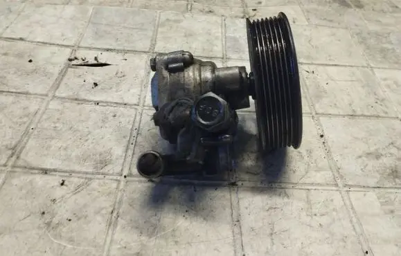 KIA Sorento Power steering pump 6830D072