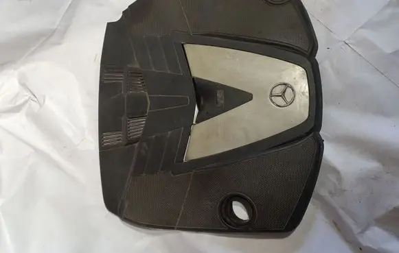 Mercedes-Benz C W203 Engine cover (trim) A6420100167