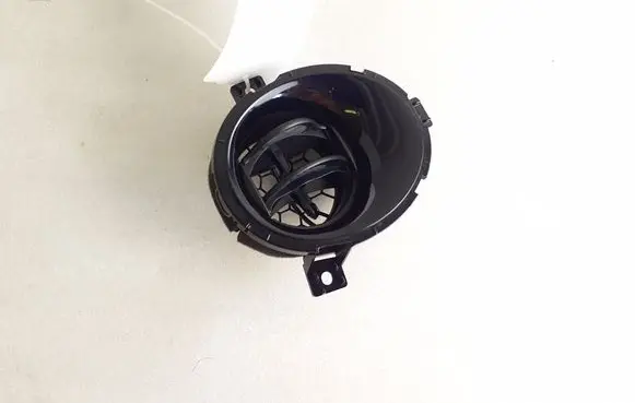 Nissan Juke I F15 Dash center air vent grill 687601KE0A 687P400A14