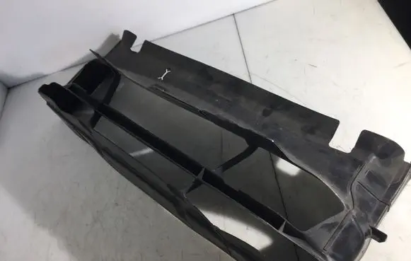 BMW 3 F30 F35 F31 Intercooler air channel guide 336902A