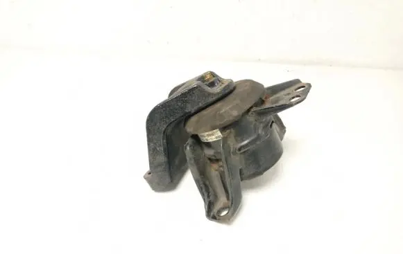 Hyundai Tucson TL Engine mount bracket 21810D3200