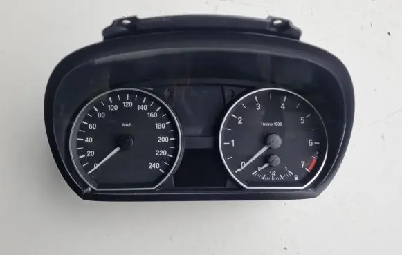 BMW 1 E81 E87 Speedometer (instrument cluster) 9187038