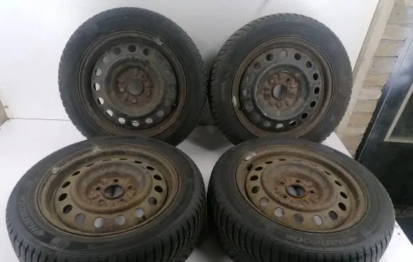 Toyota Avensis T250 R16 steel rim 