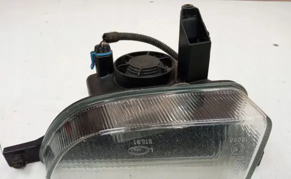 Opel Zafira A Non-factory (optional) fog light GM24407174