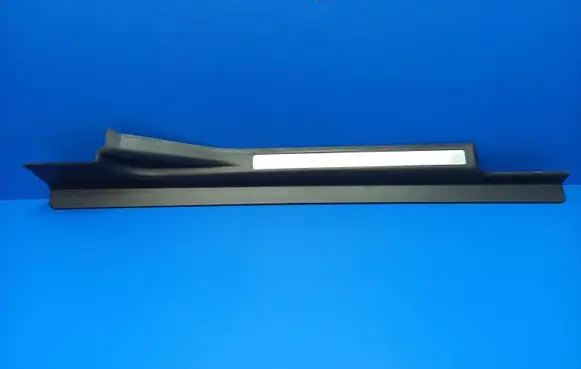 Mercedes-Benz C W203 Side skirt front trim A2036800835