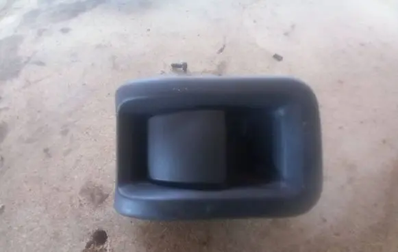 Volvo V70 Engine bonnet (hood) release handle 30779851