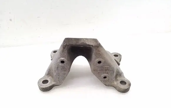 Audi A6 S6 C6 4F Engine mounting bracket 4F0199307M
