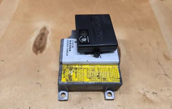 Volvo S40, V40 Airbag control unit/module 30613470F 30613470