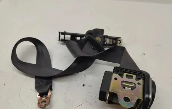 Audi A4 S4 B5 8D Front seatbelt 566187821C