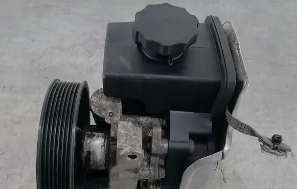 Mercedes-Benz C W203 Power steering pump