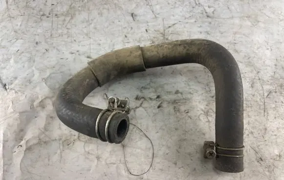 Nissan Patrol Y61 Engine coolant pipe/hose