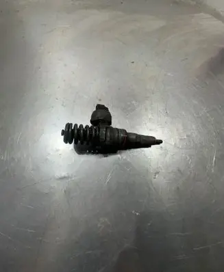 Volkswagen Polo Fuel injector 038130073AJ