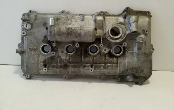 Lexus CT 200H Rocker cam cover 