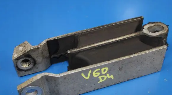 Volvo V60 Engine mount bracket