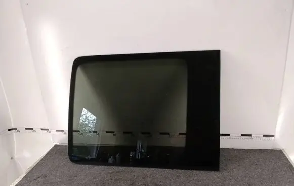 Volkswagen Caddy Rear door window glass 43R001583 E000231