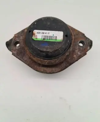 Mercedes-Benz R W251 Engine mount bracket A2512404117