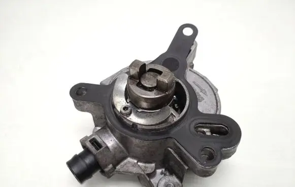 Volvo V40 Vacuum pump 31316688 D87TA