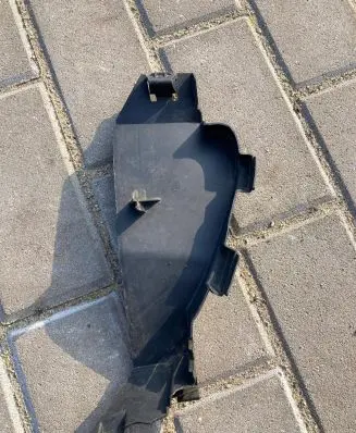 Mercedes-Benz B W246 W242 Radiator trim A2468880038