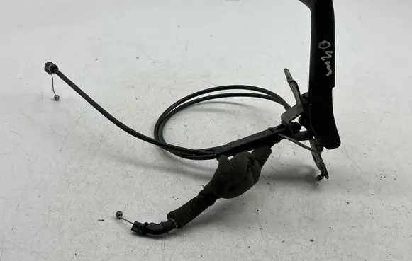 Engine bonnet (hood) release handle