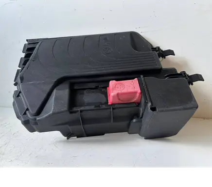 Mercedes-Benz A W176 Fuse box cover A2465400182