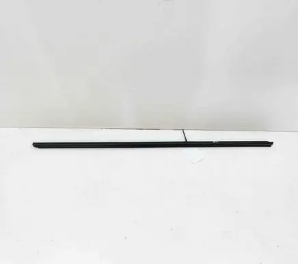 BMW 4 F32 F33 Door glass trim 7280294