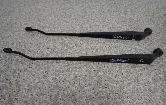 Suzuki Ignis Front wiper blade arm