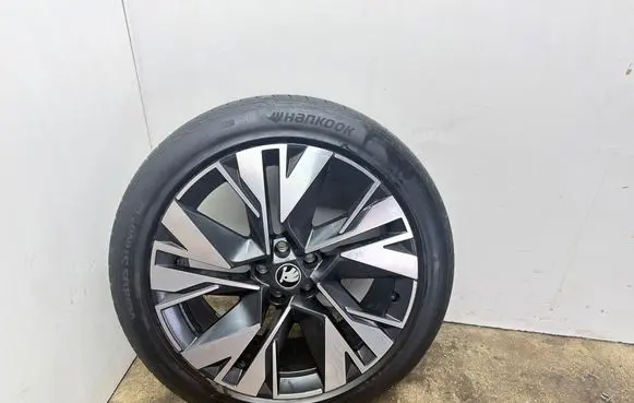 Skoda Elroq R20 alloy rim 5LA601025 CT878