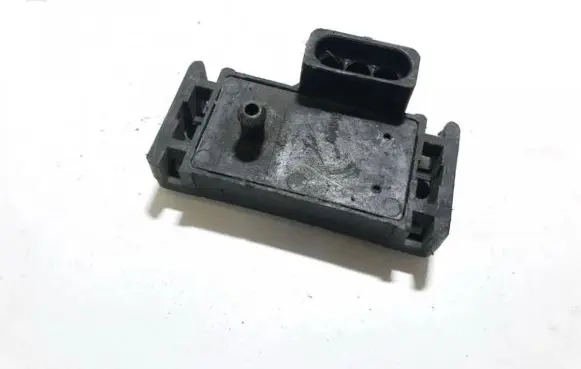 Renault Laguna I Air pressure sensor gm466 8764068