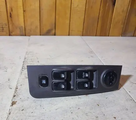 Hyundai Matrix Electric window control switch 9357017100