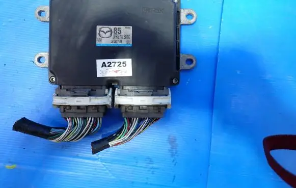 Mazda 3 I Engine control unit/module LFR518881C