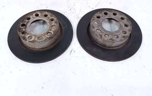 Volkswagen Jetta VI Rear brake disc