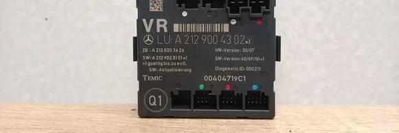 Mercedes-Benz C W204 Door control unit/module A2129004302 A2128203626 A2129028101