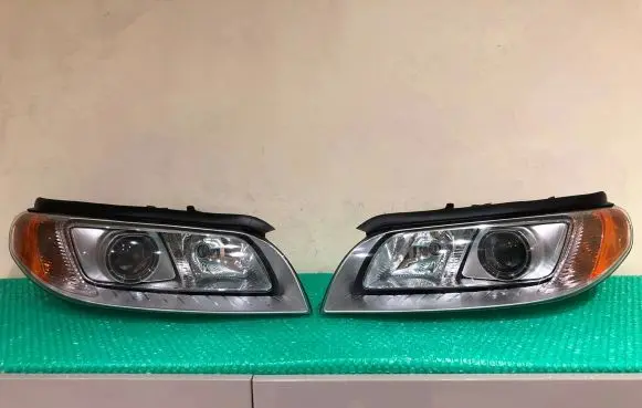 Volvo V70 Headlights/headlamps set 31214347 31214348