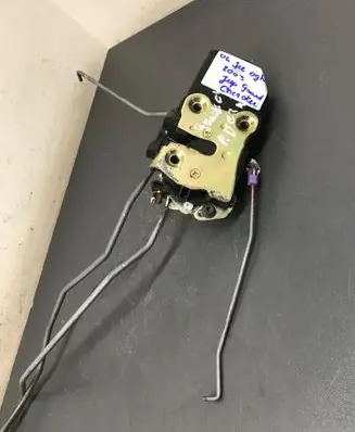 Jeep Grand Cherokee (WJ) Front door lock